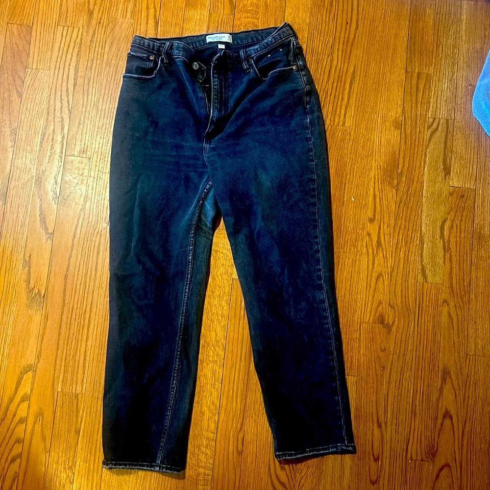 Abercrombie & Fitch The ankle straight-ultra high rise. Curve love